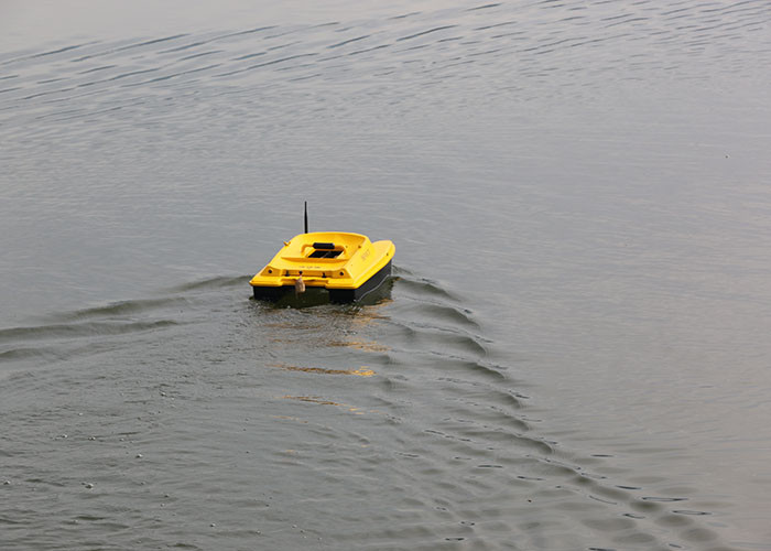 waverunner shuttle fishfinder DEVC-303 Yellow Upper Hull Color 5KG Hopper Loading Maximum