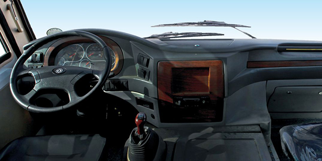 Dongfeng 4x2 Closed Box Transport Truck with 10T Load Capacity and 6 Forward Shift Number