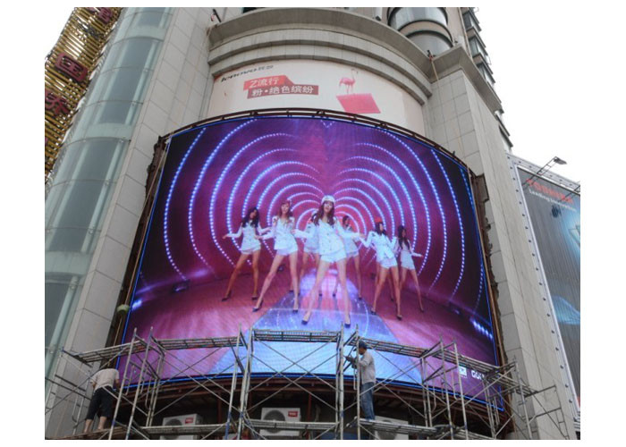 IP67 10mm Pixel Pitch Outdoor LED Billboard Display H / V 120 / 60degree For Cross Road