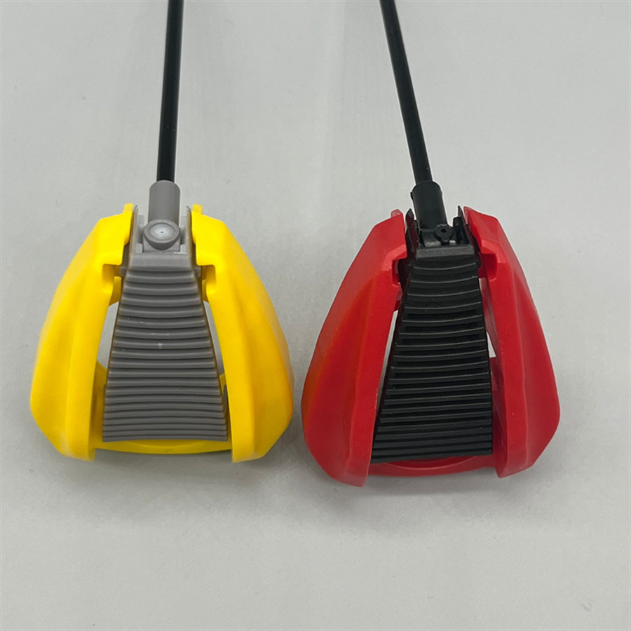 Versatile Retractable Foldable Sprayer for Homeowners and Commercial Use with Ergonomic Handle and Quick-Release Mechanism