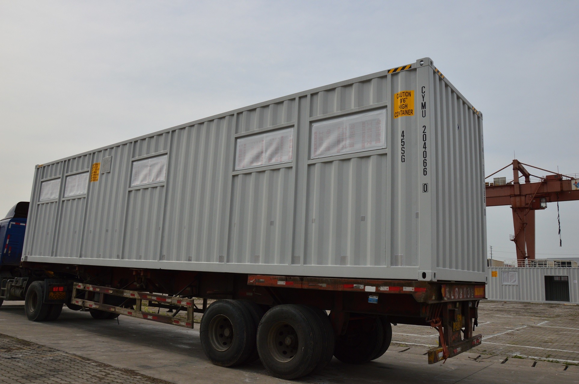 Swimming Pool Ready Made Shipping Container Homes 40 Feet Steel Structure Frame