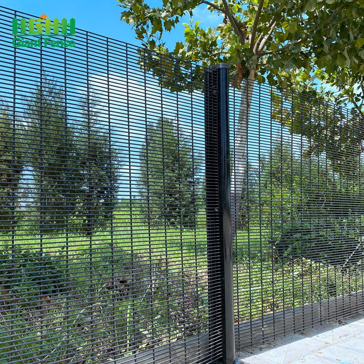 2.4m 358 Anti Climb Security Fencing Anti Cutting Mesh For Residential Garden