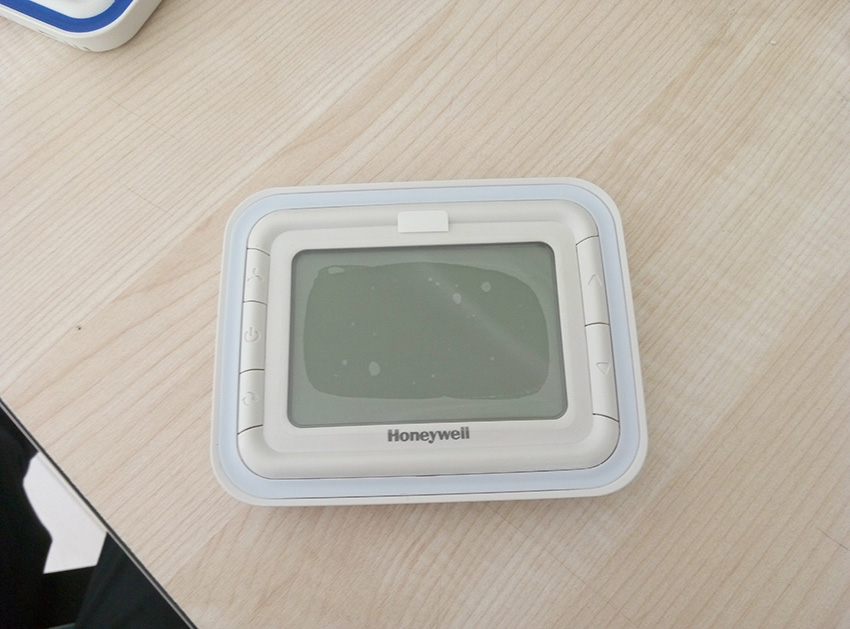 Honeywell Digital Fan Coil Room Thermostat T6861