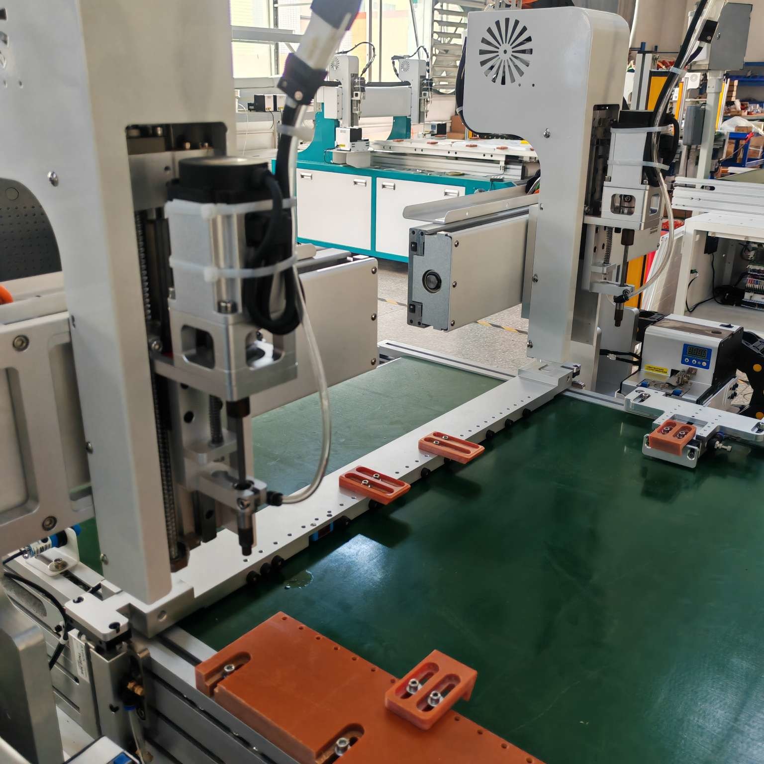 3800W Screw Tightening Robot 620*620mm Robotic Screwdriver Machine 50Hz - 60Hz For back lit panel