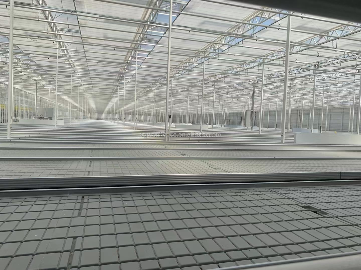 ODM Indoor Outdoor Hydroponic Garden Greenhouse Rolling Benches Vertical Grow Rack System