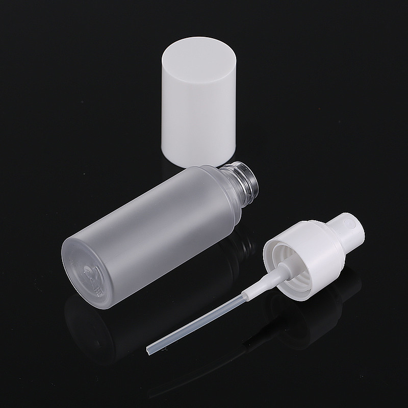 8 Oz Fine Mist Spray Bottle , Refillable Cosmetic Spray Pump Bottle