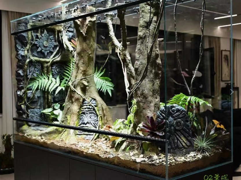 Natural And Realistic Aquarium Rock Background With PU Material Stumps And Rocks