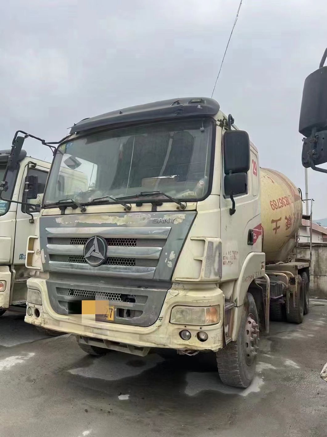 12 Cbm Concrete Mixer Truck Construction Machinery Under Very Good Condition