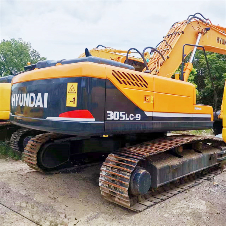 Used Hyundai 305 Excavator 30 Ton Rate Speed 4.2 km/s Health Condition Made in Korea