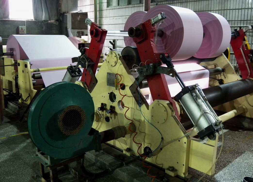 1200mm 250gsm Carbonless Paper Jumbo Roll Slitter Rewinder NCR Slitter Rewinder Machine