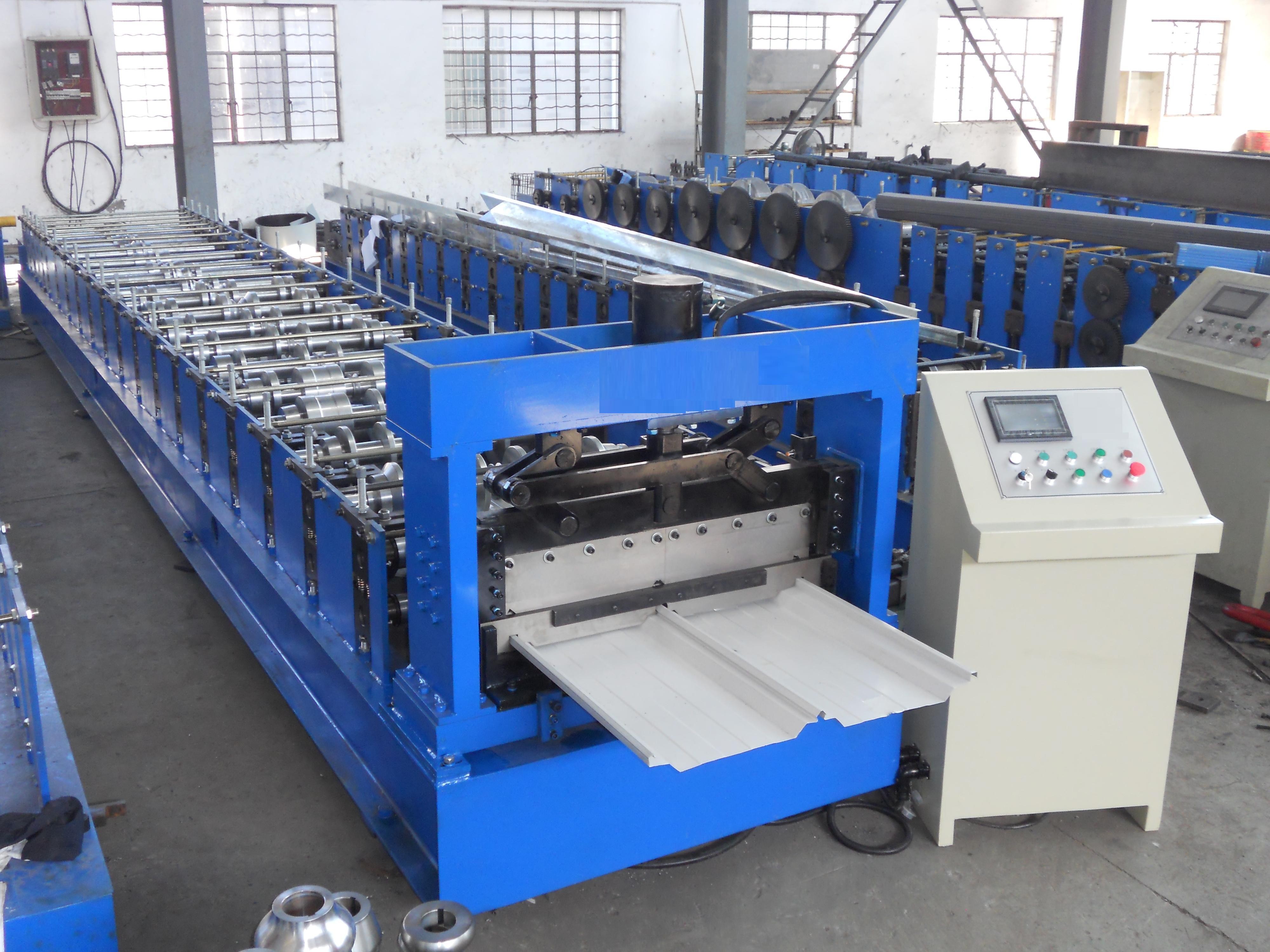 Color Metal Standing Seam Roofing Machine For Wall Panel / Roofing Sheet