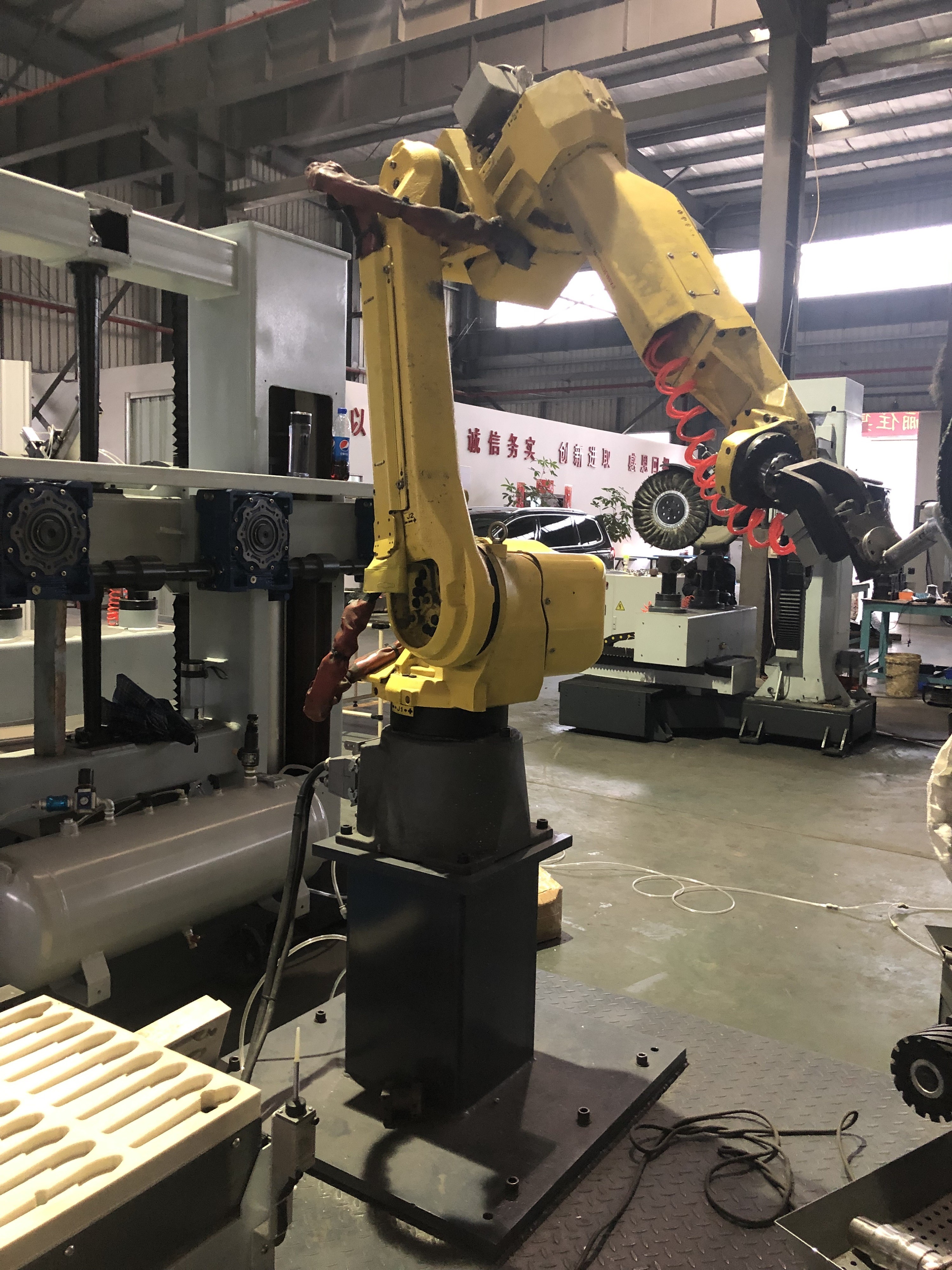 100% New FANUC Robot Grinding Cell With 380V Voltage For Faucets Grinding
