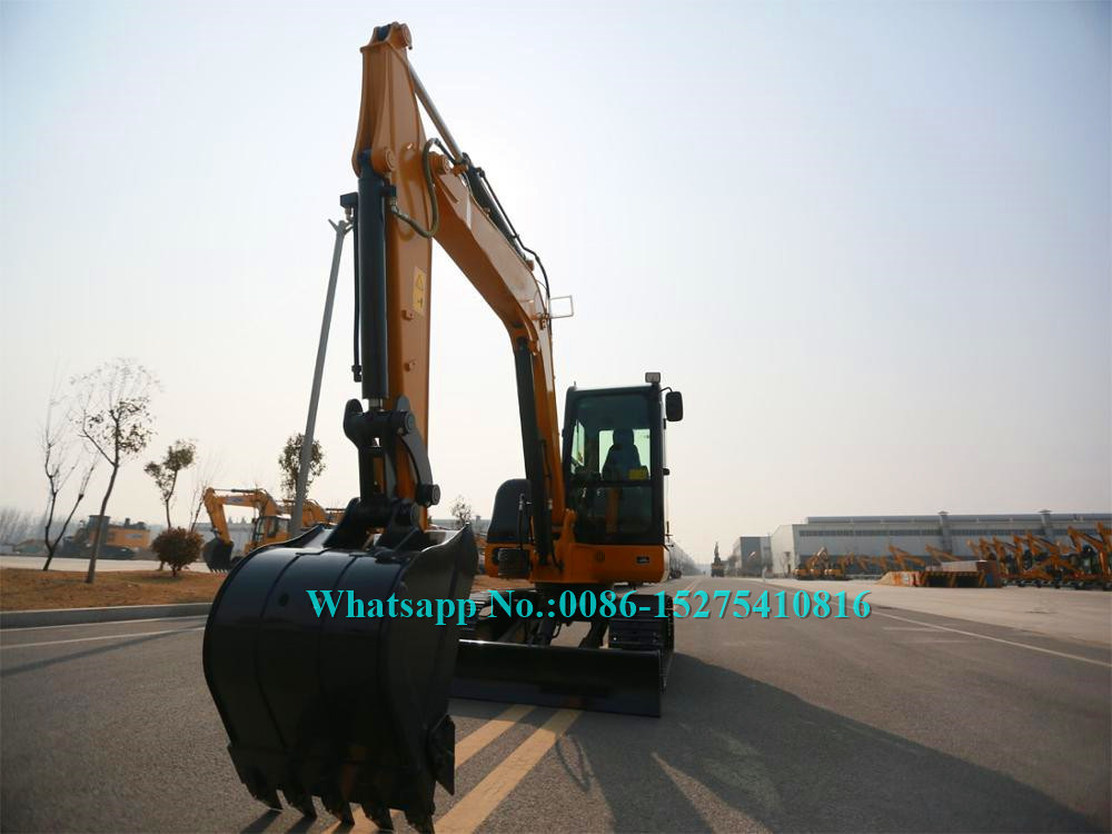 Heavy Construction Vehicles Small Wheeled Excavator Bucket Capacity 0.23CBM