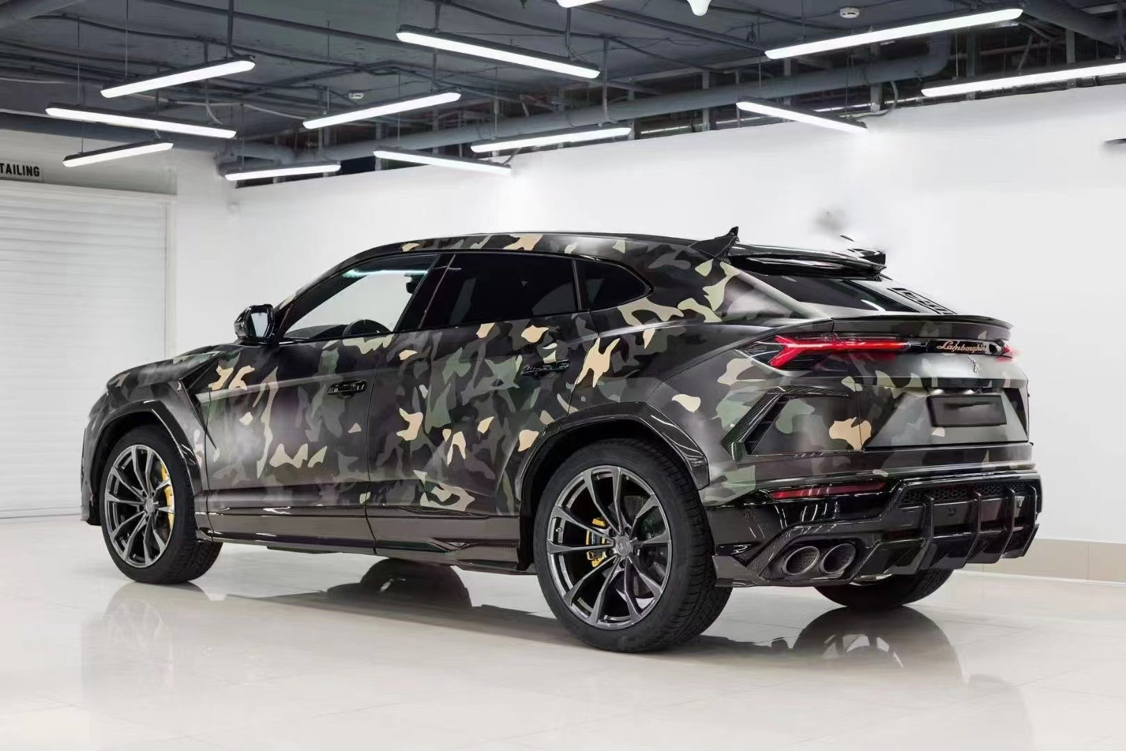 Auto Parts for Lamborghini Urus Body Kit Urus Upgrades TopCAR-style Carbon Fiber Front Shovel Diffuser Spoiler Hood Body Kit