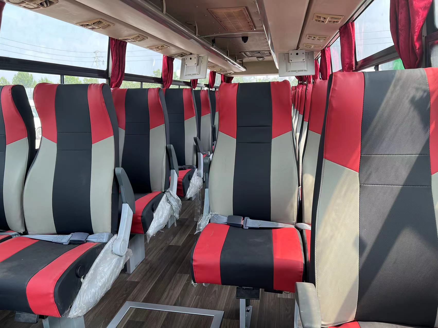 Used Bus Luxury Coach Youtong City Buses and Front Engine Coaches Second Hand Autobus