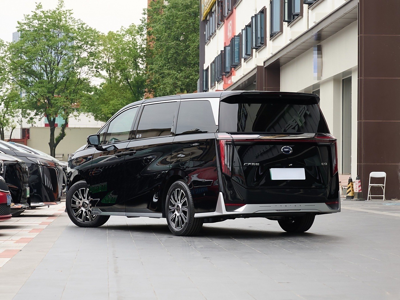 Trumpchi E9 PHEV 2.0TM Greeting Edition MPV Car Gac Hybrid Large Middle MPV For Adults
