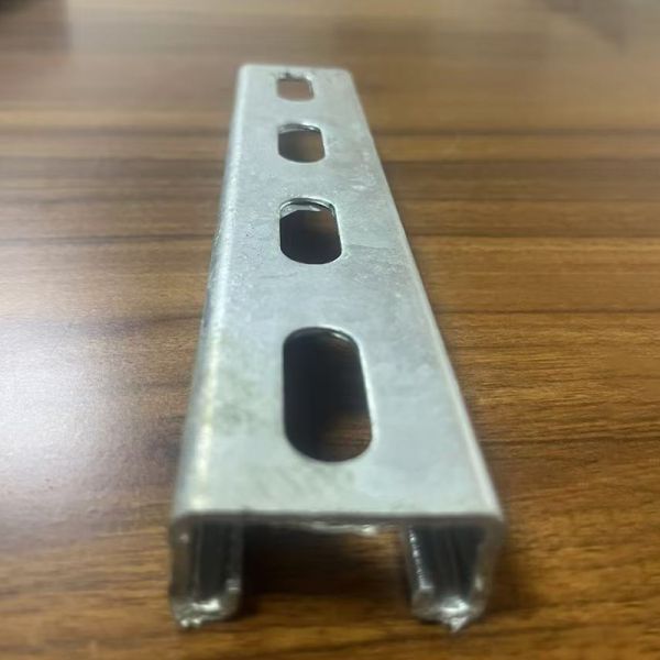 Adjustable Galvanized Unistrut Steel Channel Corrosion Resistance For Pipe Seismic Brace