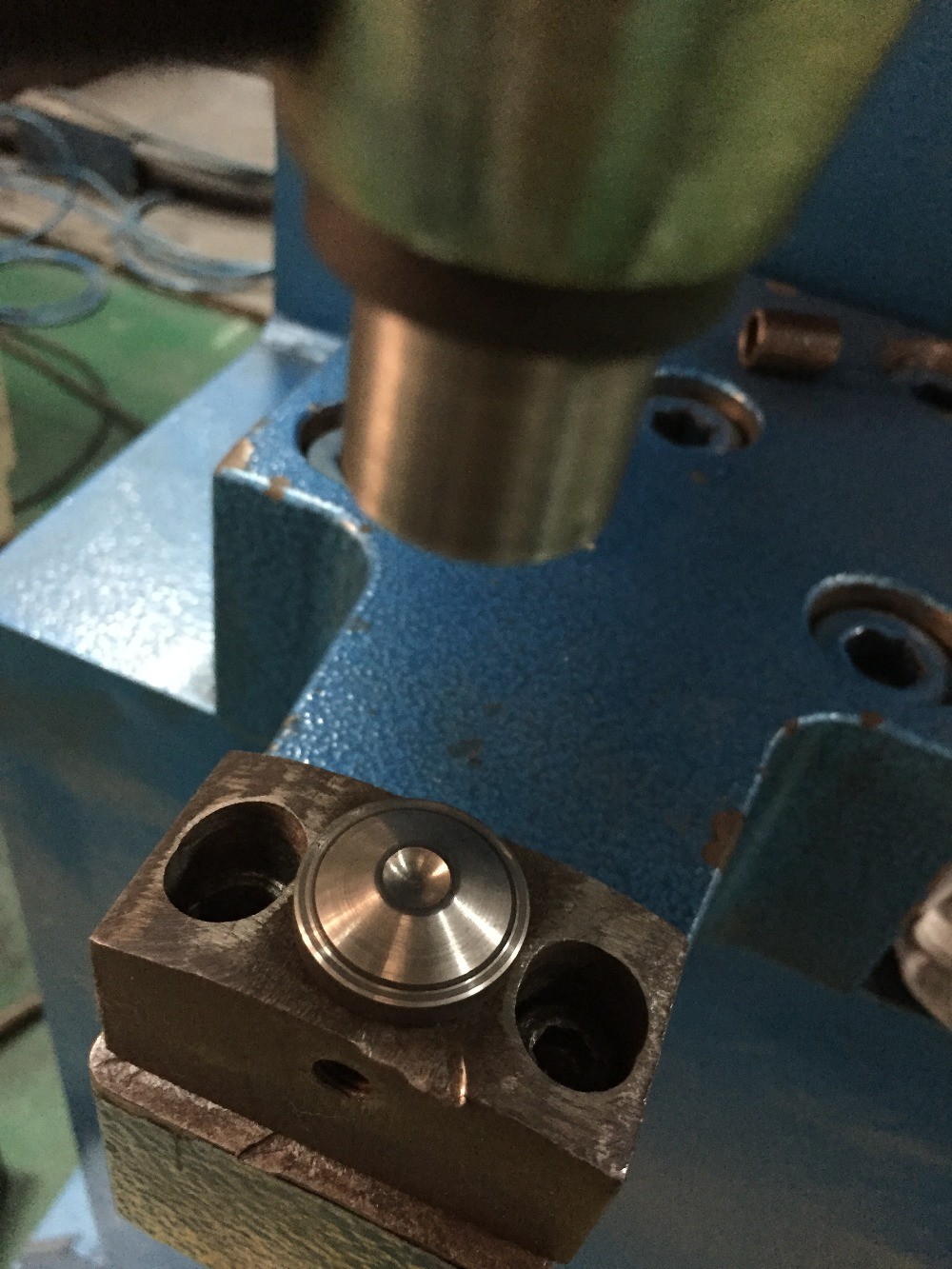 Automatic Hydraulic Riveting Machine For Aluminum Cookware Handle Riveting
