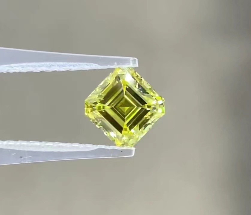 1.04 Carat Aches CVD Lab Created Yellow Diamond With Jewelry Accessories