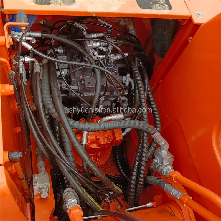 Second Hand Doosan DH150 Excavator with and Machine Weight of 15000 KG in the Middle