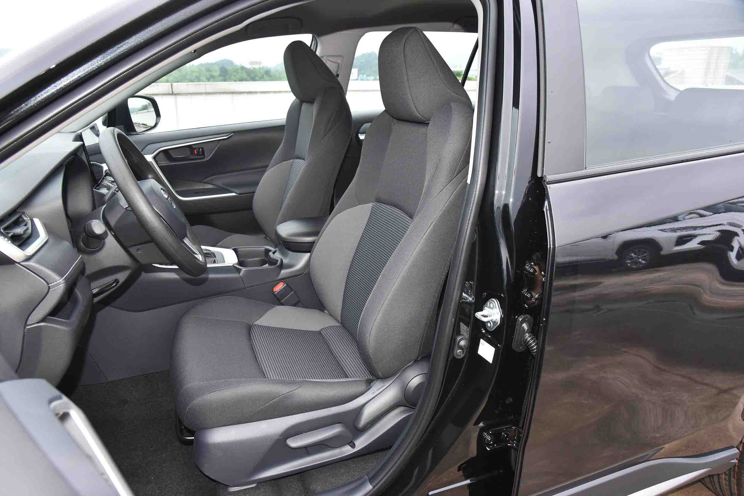 2024 Hybrid Cars Toyota Wildlander GAC Leading Edition 20T Compact SUV ACC Cruise Euro VI Gasoline Electric Leather Seats