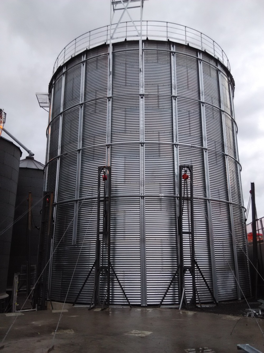 Alibaba China 2000tons grain storage silo corn maize steel silo price for sale
