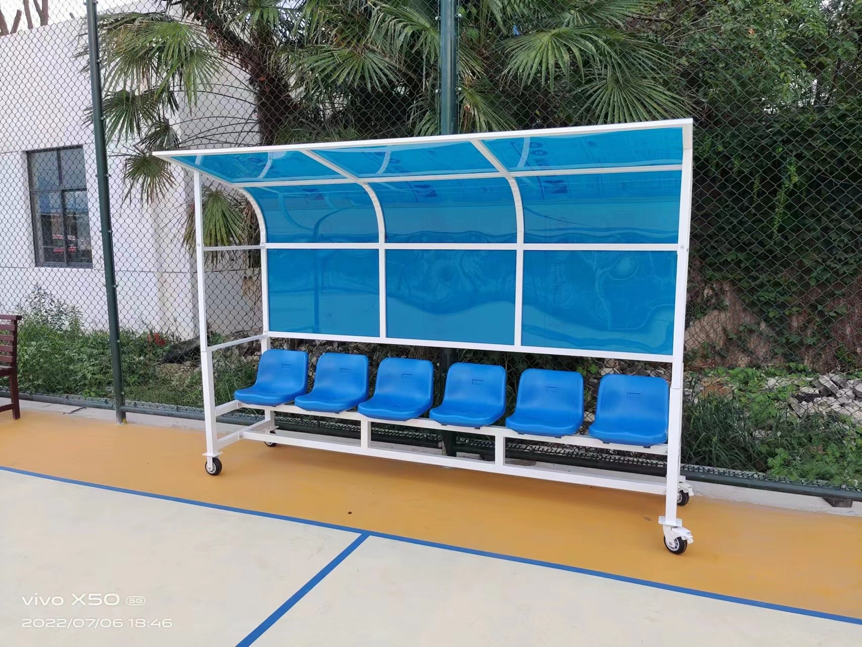 Customized Substitute Soccer Benches With Shelter For School Stadium Football Club