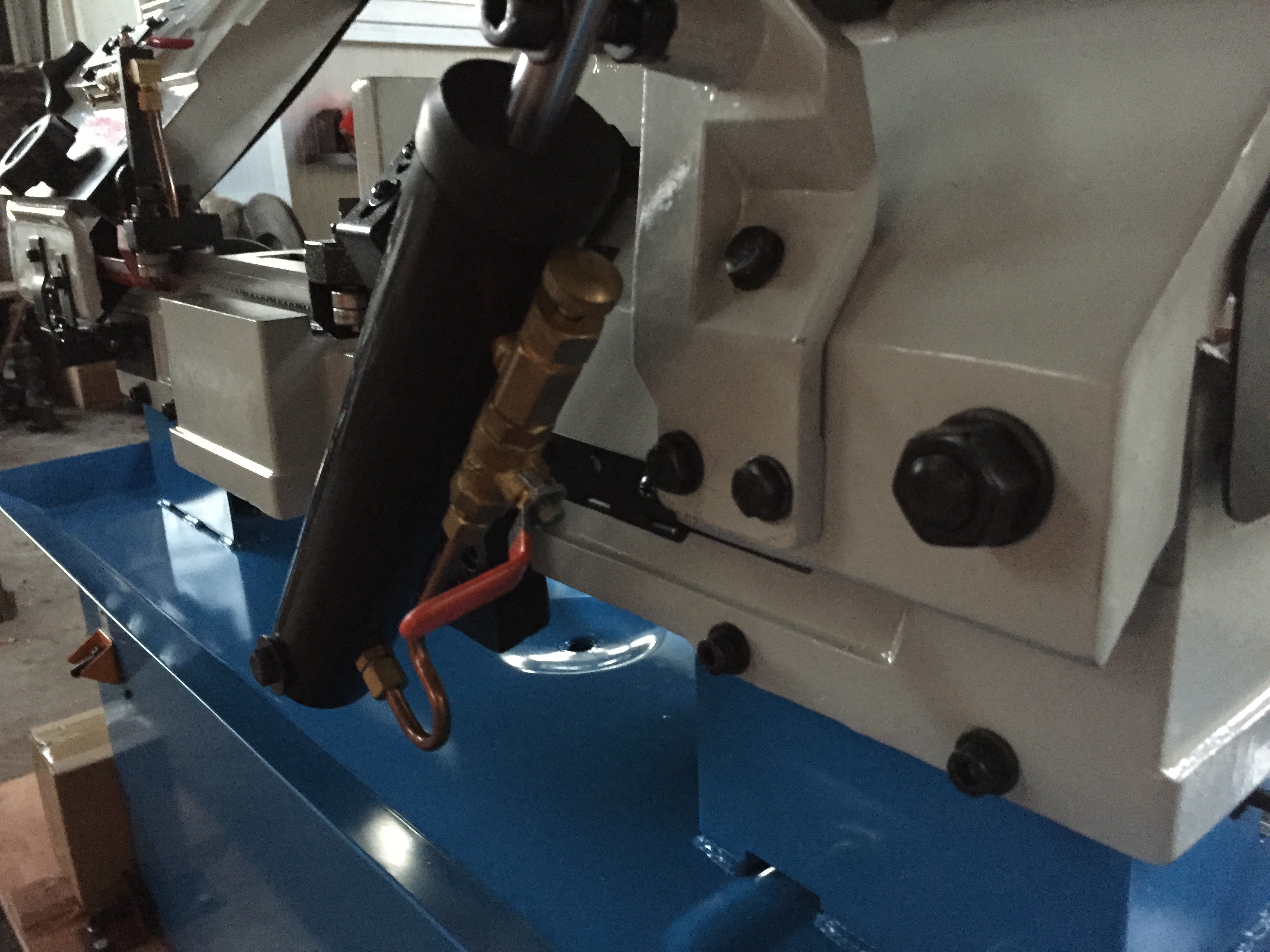 Angle cutting BS-712N small sawing machine Horizontal metal band saw machine factory direct selling