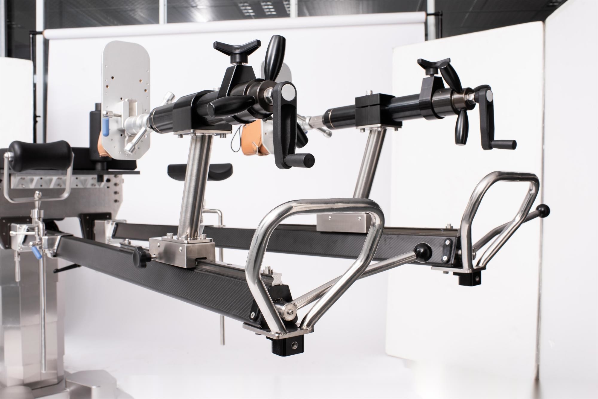 Orthopedic Lower Limb Traction Frame Series With 2050mm Rods Adjustment Angle