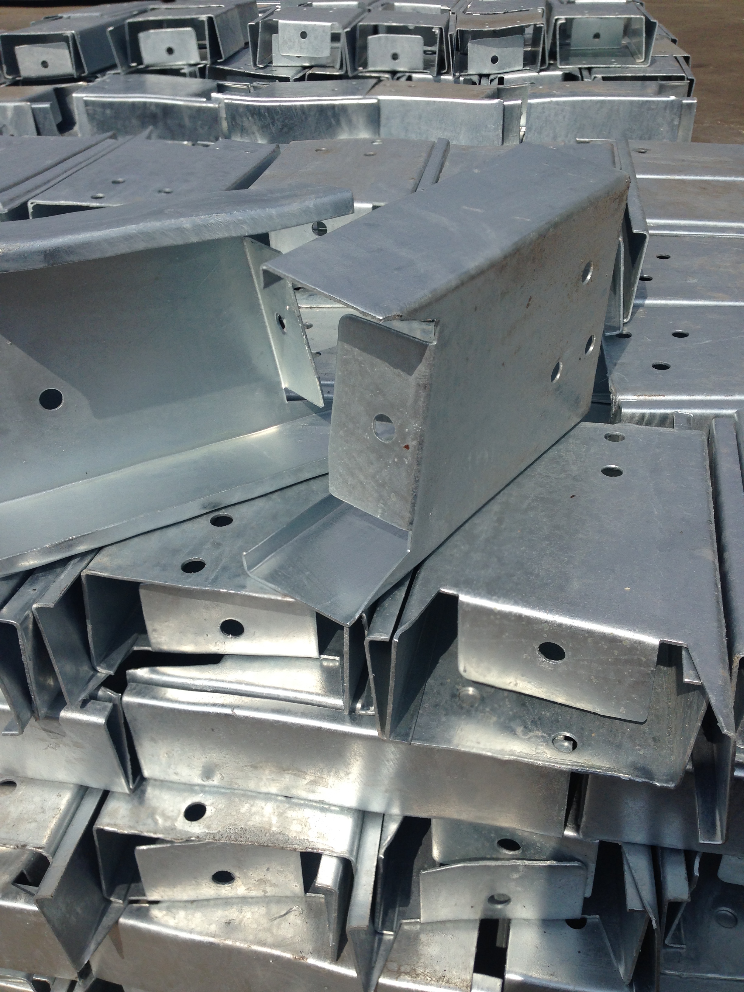 Customized Corrugated Steel Beam Guardrail Fence U Block Spacer