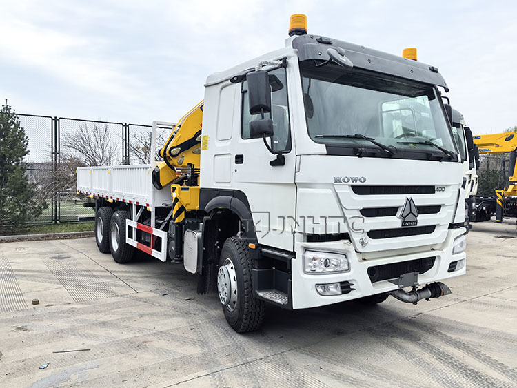 Sinotruk HOWO 6x4 400HP Cargo Truck With 10ton Boom Crane Truck China Factory