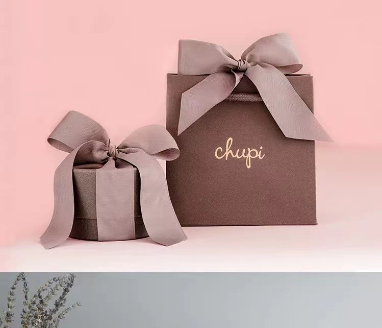 Apparel Smoky Printed Paper Shopping Bags C2S Artpaper Ribbon Handle Gift Bags