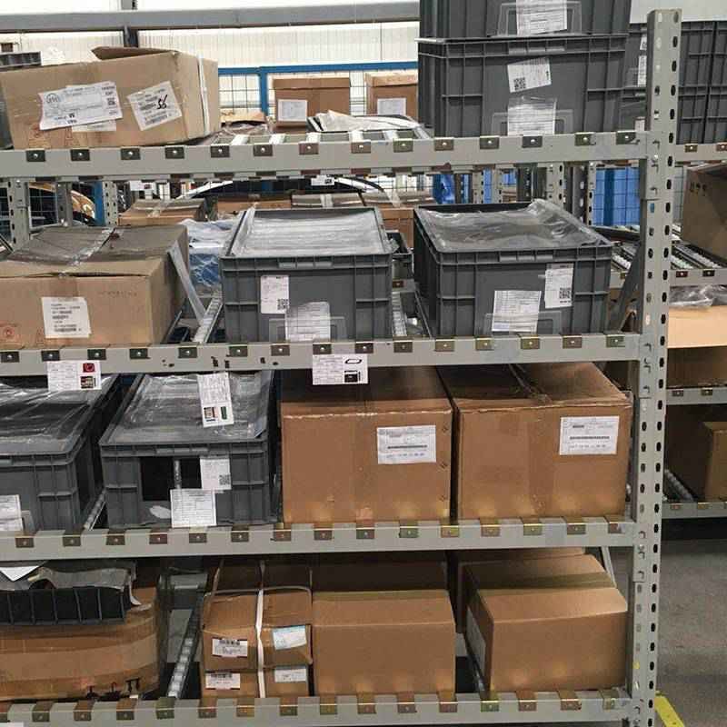 ODM Blue Roller Racking System Warehouse 390mm Gravity Flow Rack System