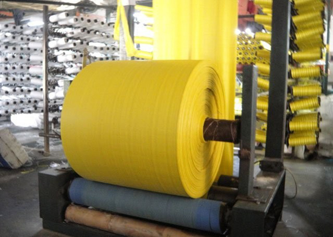 Recyclable PP Woven Fabric with High Gloss / Matte Finishes Available