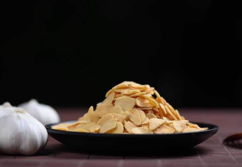 Yellowish Natural Delicious Fried Garlic Flakes