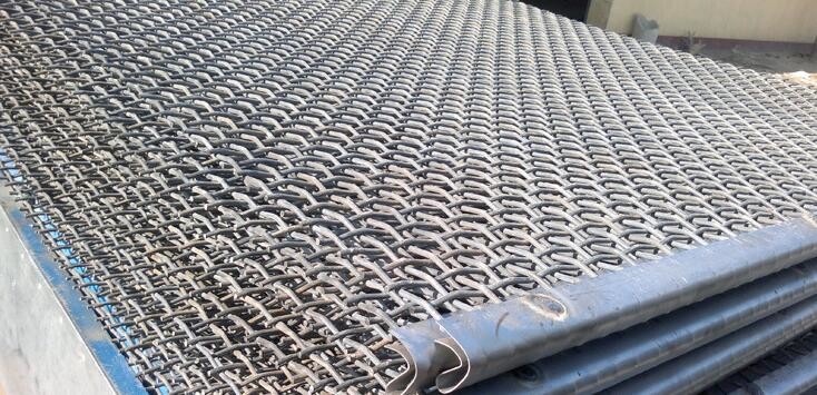 Manufacturer-Supplied Crimped Wire Mesh: Offering a Range from Black Steel to Stainless and White Steel
