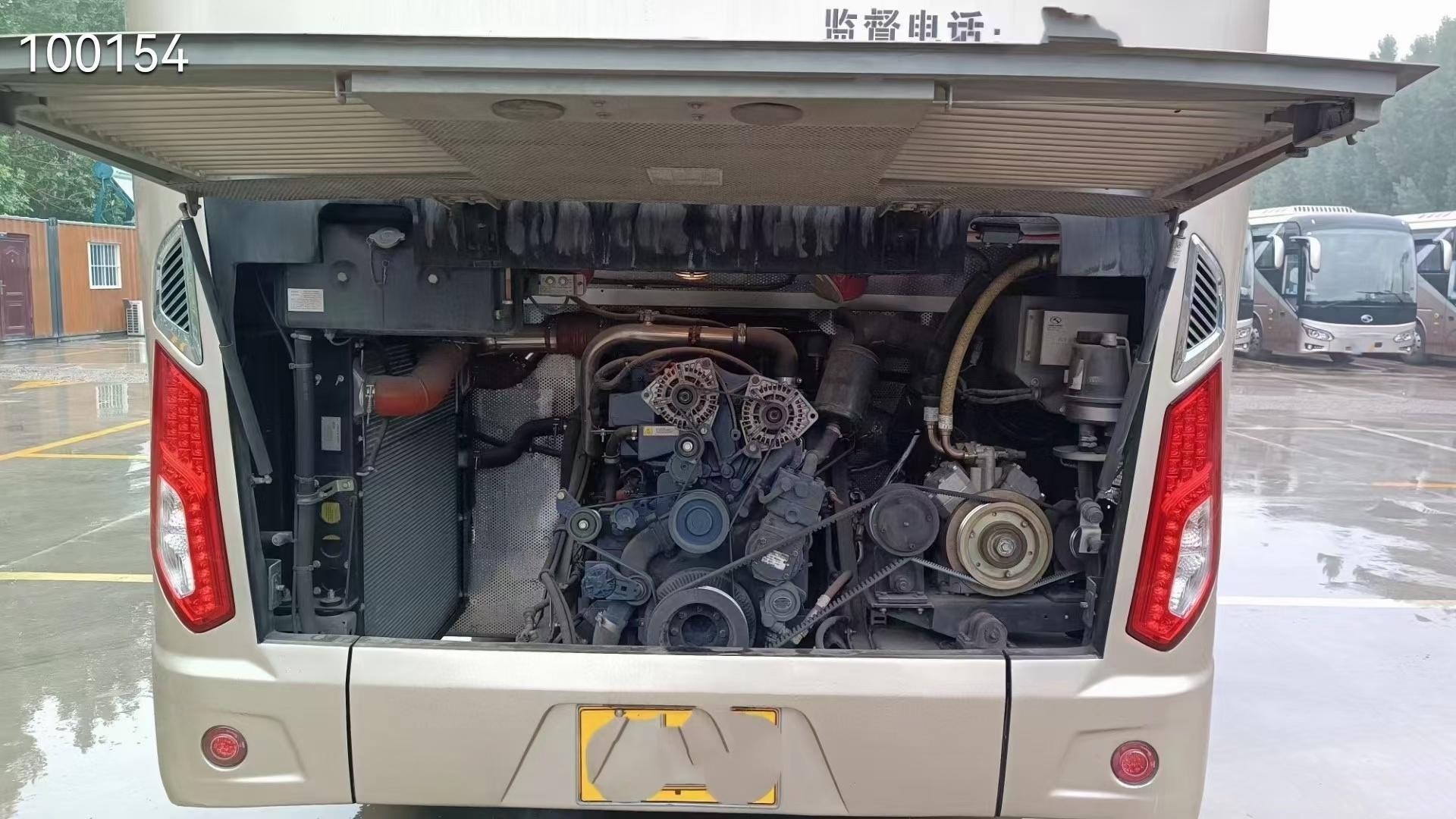 Kinglong 56seater Used Coach Bus XMQ6135 Double Axle Weichai Engine Air Bag Suspension