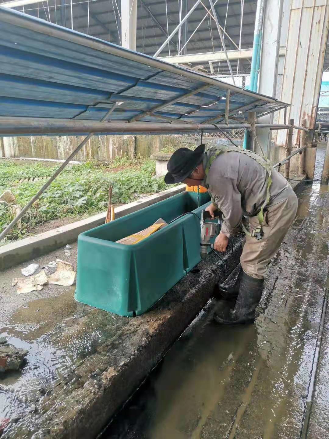 Thermal 400L Cattle Water Drinkers 4m Plastic Water Trough