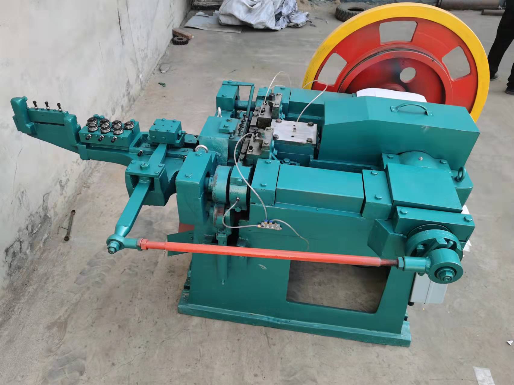 Automatic high speed nail making machine