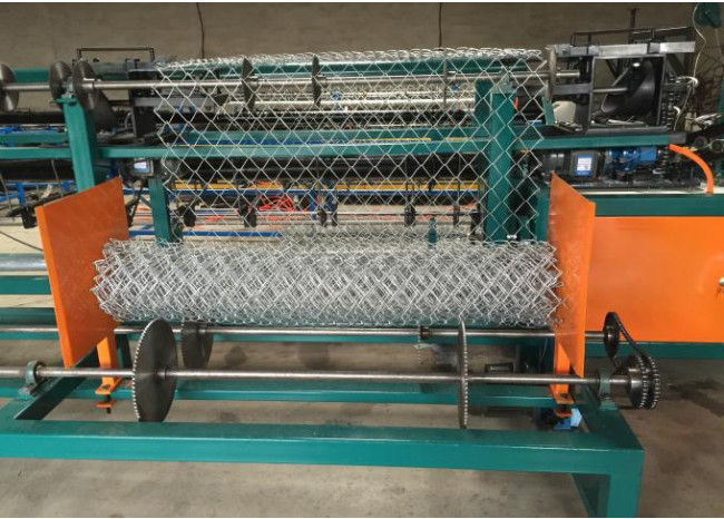 Cheap Hot sale 2 worms fully Automatic chain link fence machine with compact roll