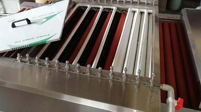 Automatic Glass Washing Machine Used on Washing Small Glass
