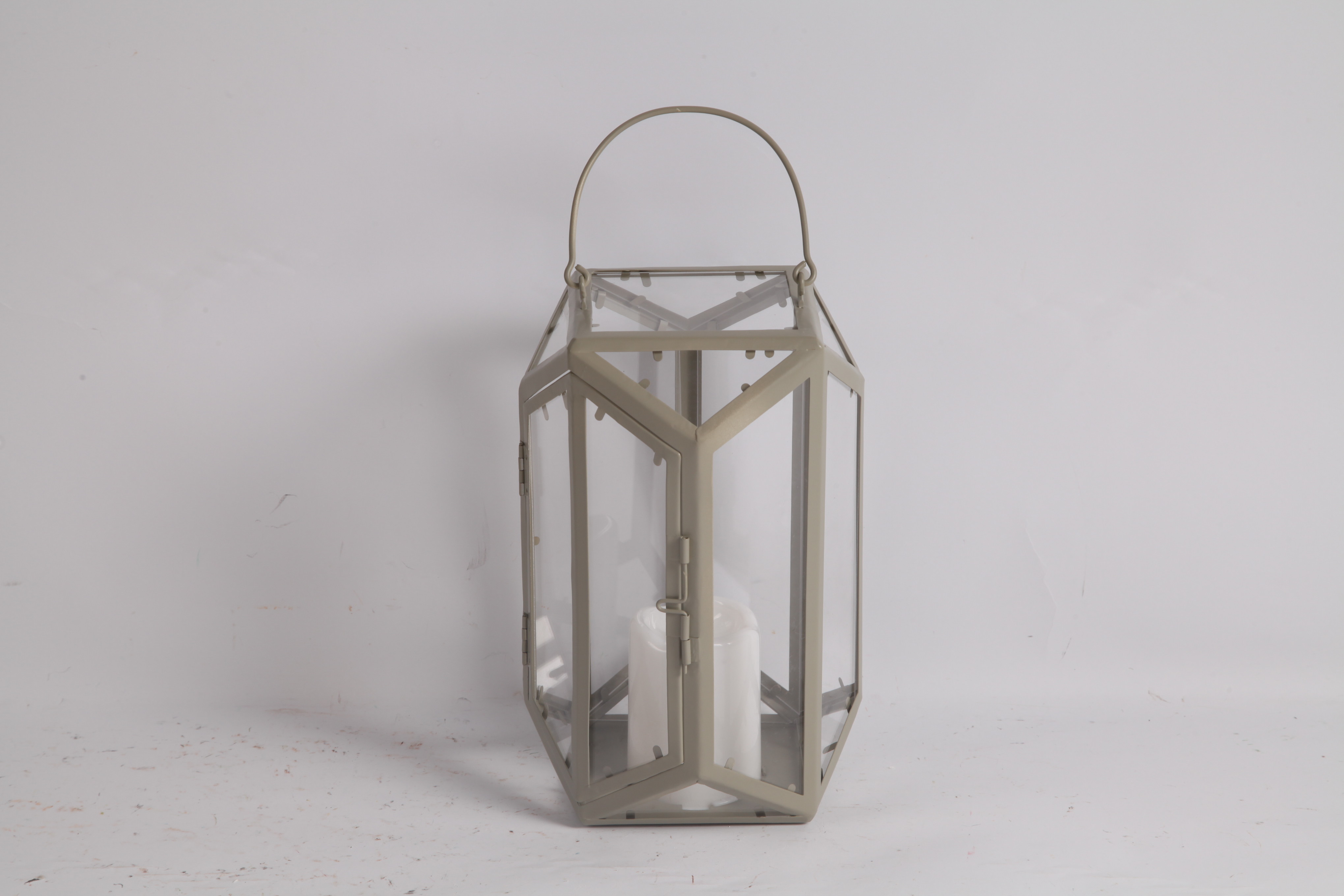Exquisite Space At Handicrafts Lanterns for a Festive Christmas Atmosphere