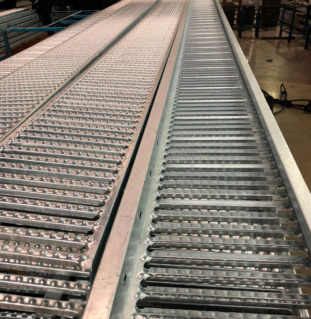 Unistrut Planking And Strutting In Construction United Interlock Planking Grating System