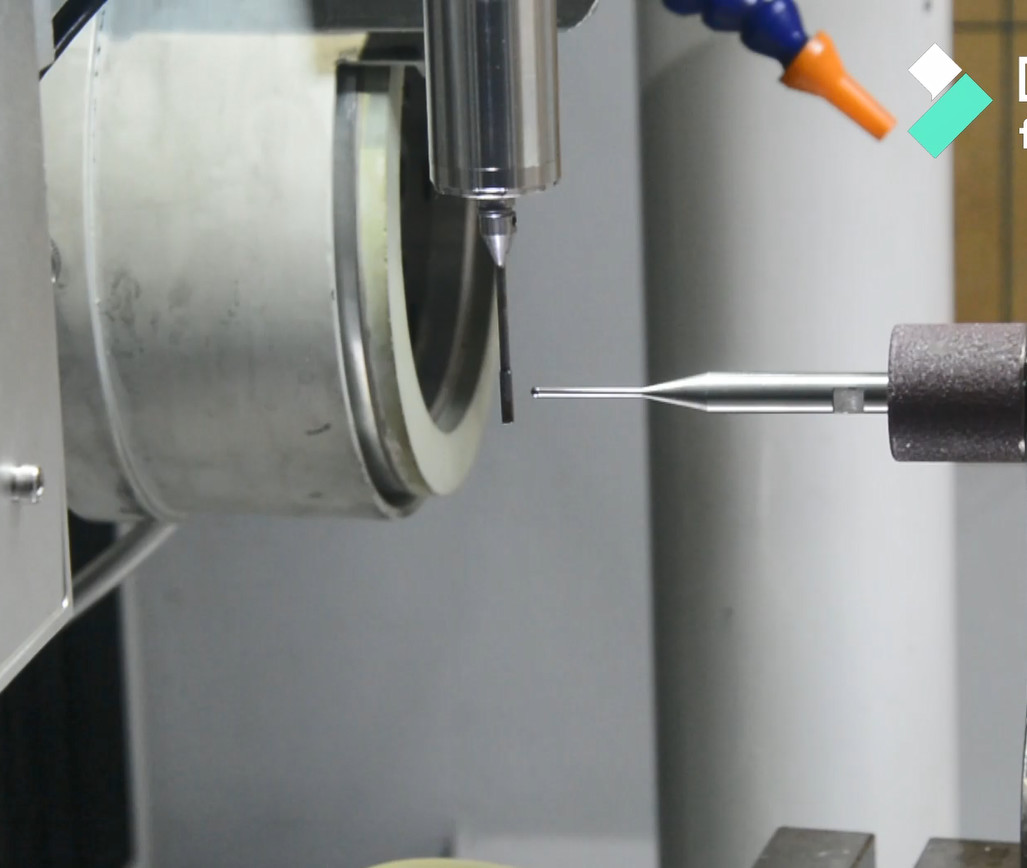 Polycrystalline Diamond 0.001mm PCD Grinding Machine With 4 Axis Linkage