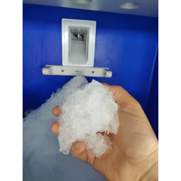 ICS-200 Commercial Split 200 Kgs Per Day Snow Flake Ice Machines Customized Snow Ice Maker for Seafood Shop