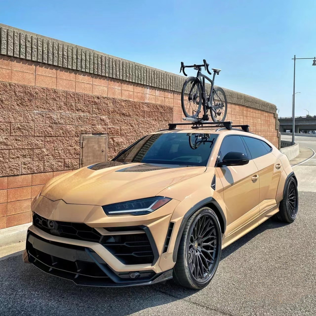 1016 Style Wide Body Kit for Lamborghini Urus Carbon Fiber Body Kit Urus Carbon Fiber Front Lip Diffuser Spoiler Hood Wide-body