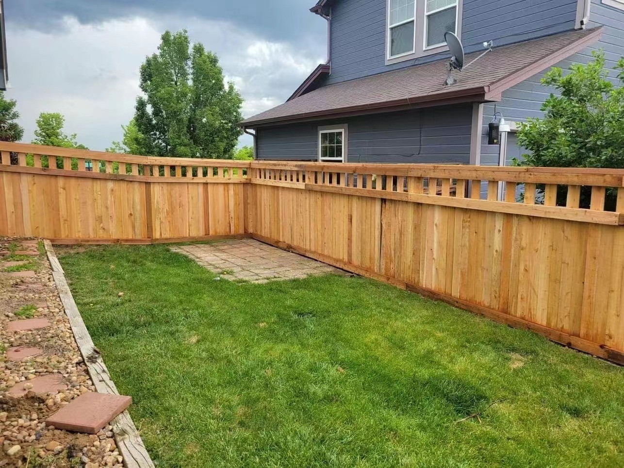 Paint Free Outdoor Pvc Strip WPC Fence Panels Wood Garden Fencing