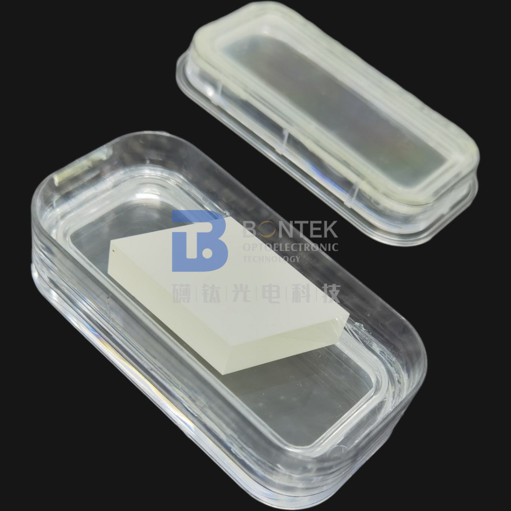 Ra Roughness 1nm LiNbO3 Wafer Visible Optical Linbo3 Crystal
