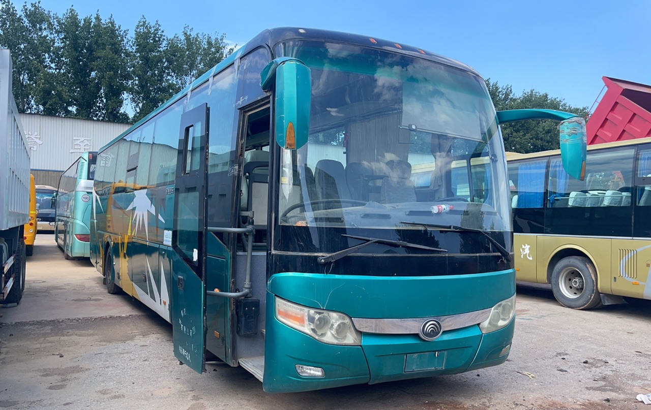 Used Coach Bus 55 Seater Passenger Bus Seats Euro 3 Emission Standard 4-6L Engine Capacity