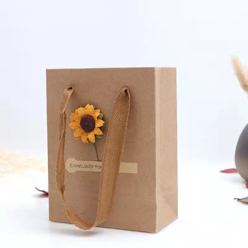 ISO 15x8x20cm Screen Printing Present Paper Bags With Flower